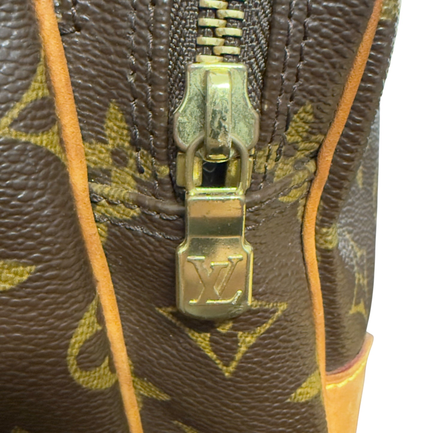 Louis Vuitton Nile Messenger Bag M45244