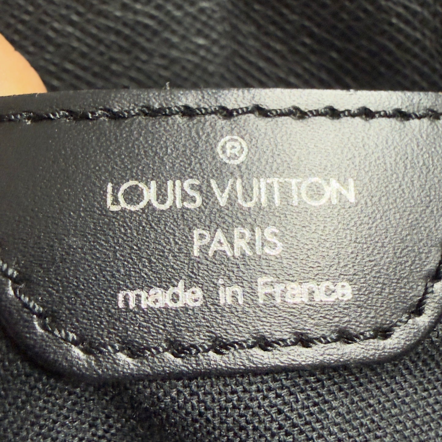 Louis Vuitton Taiga Reporter PM (Model M30152)