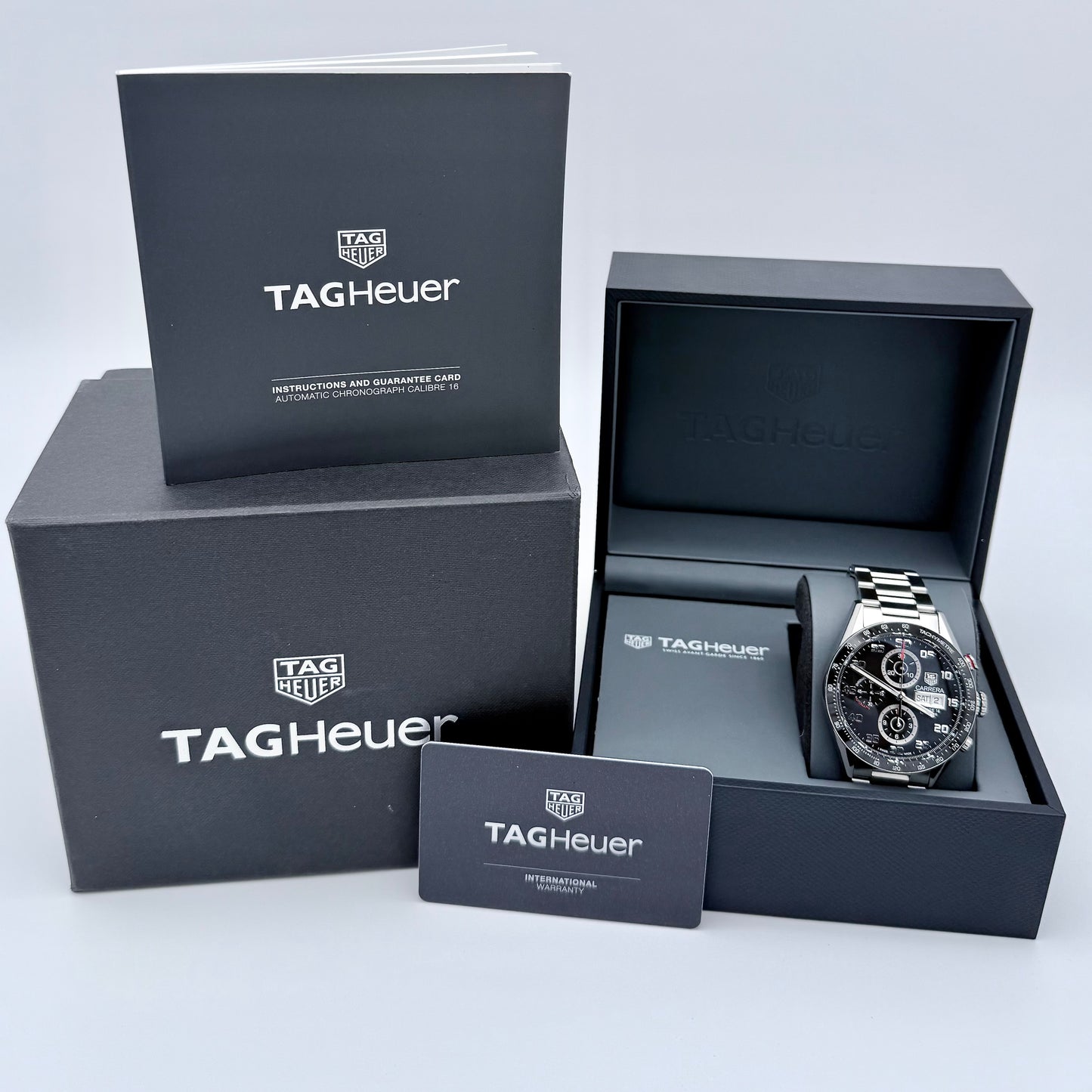 **SOLD** Tag Carrera Calibre 16 Day Date CAV2A1R.BA0799. 2021 Model