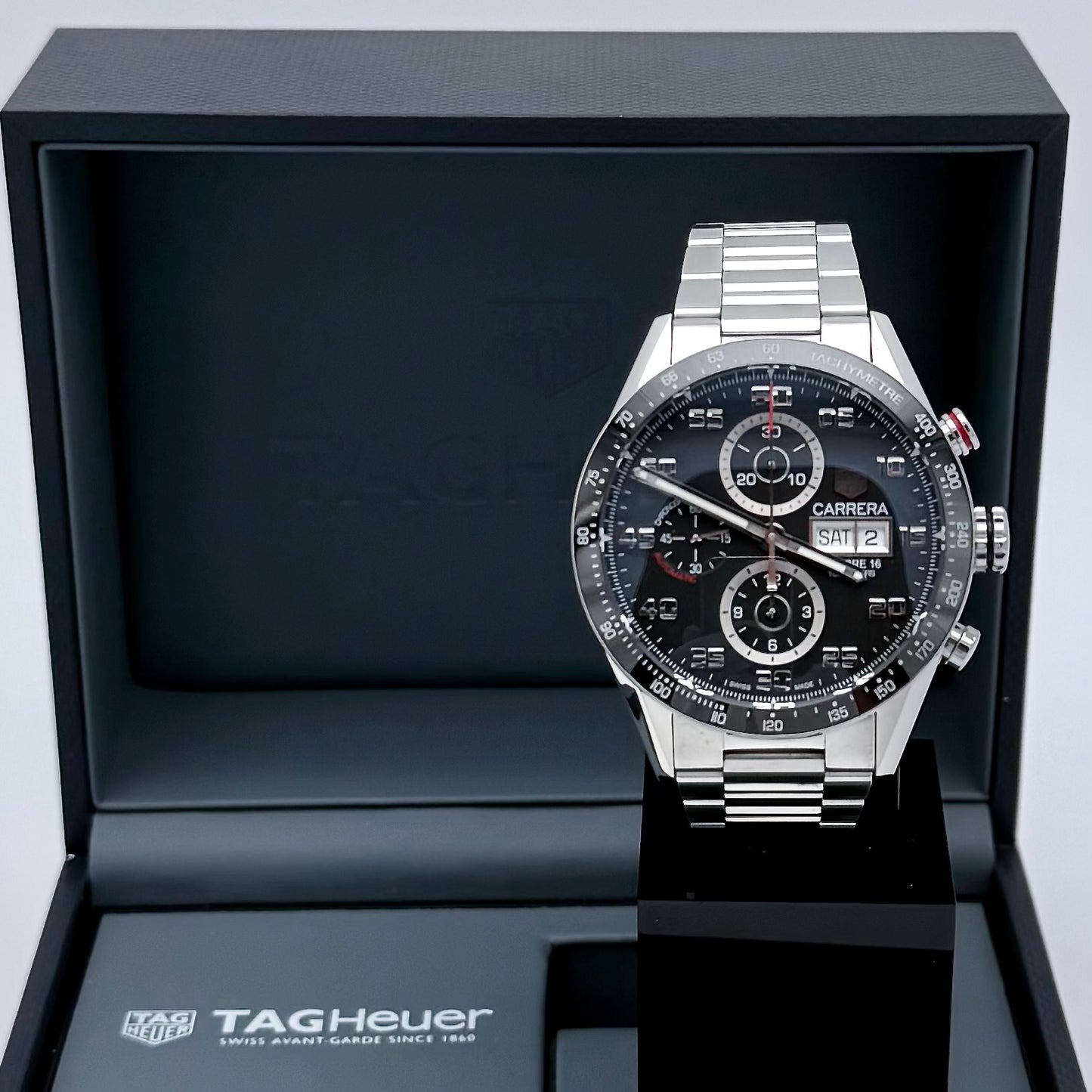 **SOLD** Tag Carrera Calibre 16 Day Date CAV2A1R.BA0799. 2021 Model