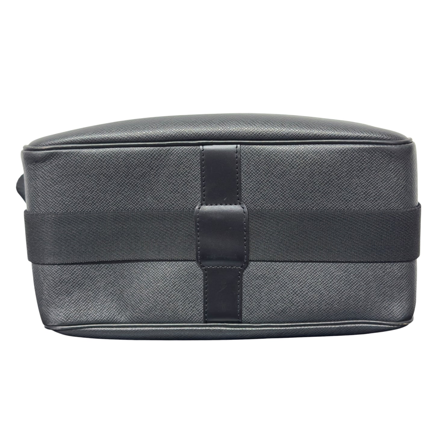 Louis Vuitton Taiga Reporter PM (Model M30152)