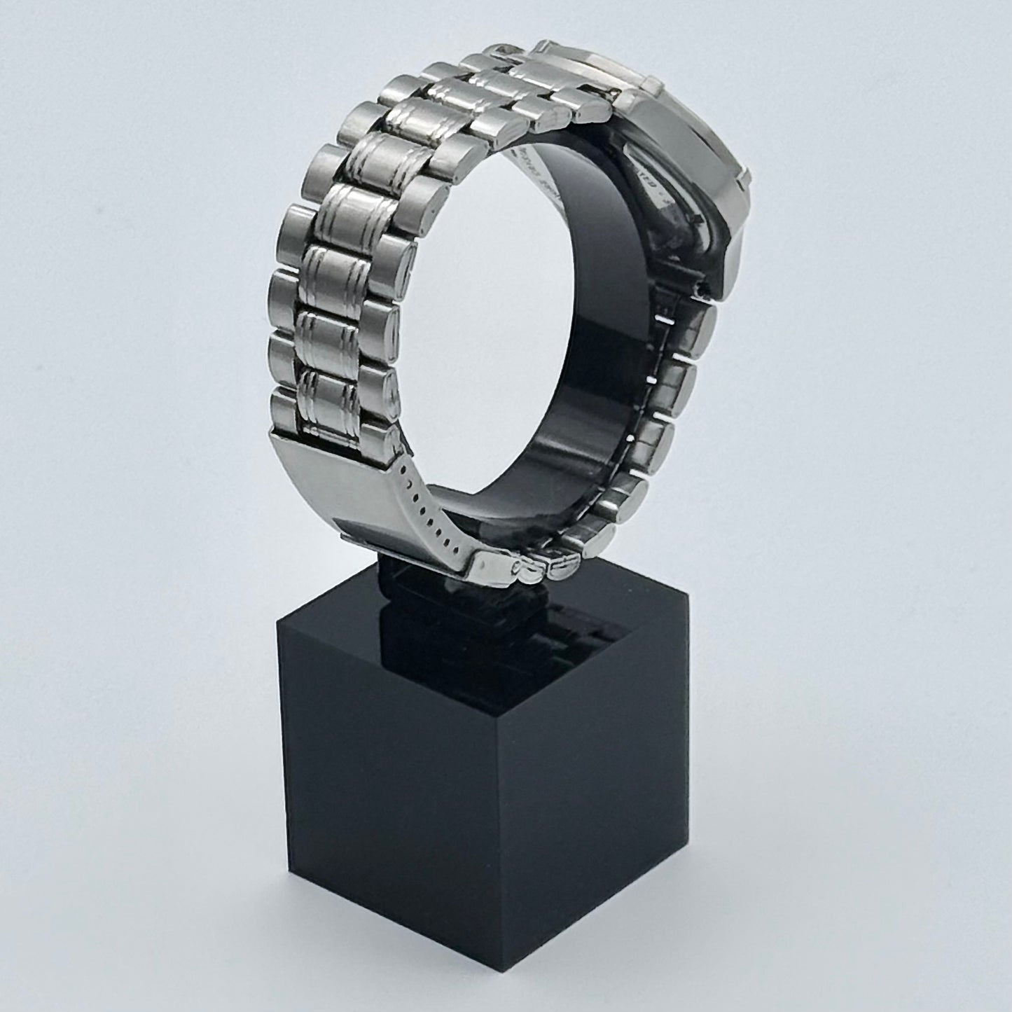 **SOLD** Tag Professional 2000 WK1113-0