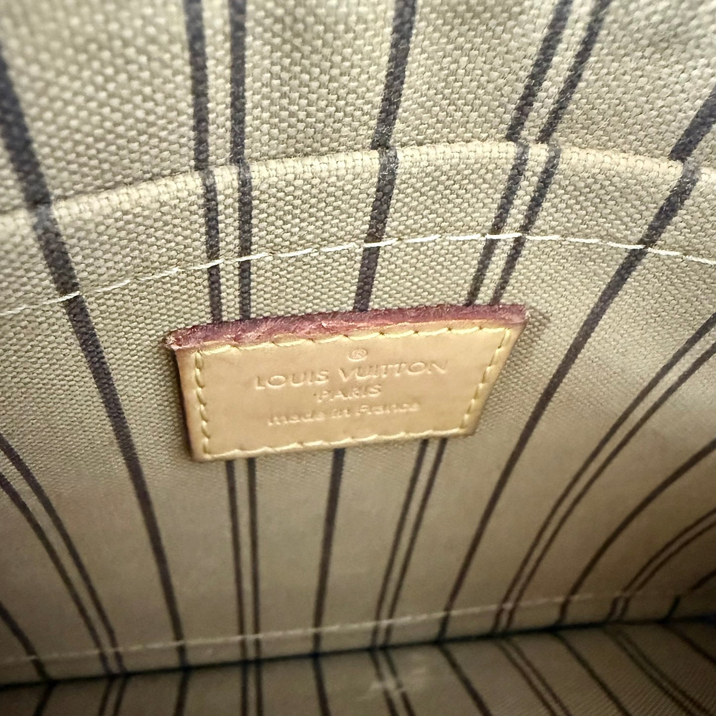 **SOLD** Louis Vuitton Neverfull Pochette Monogram Canvas