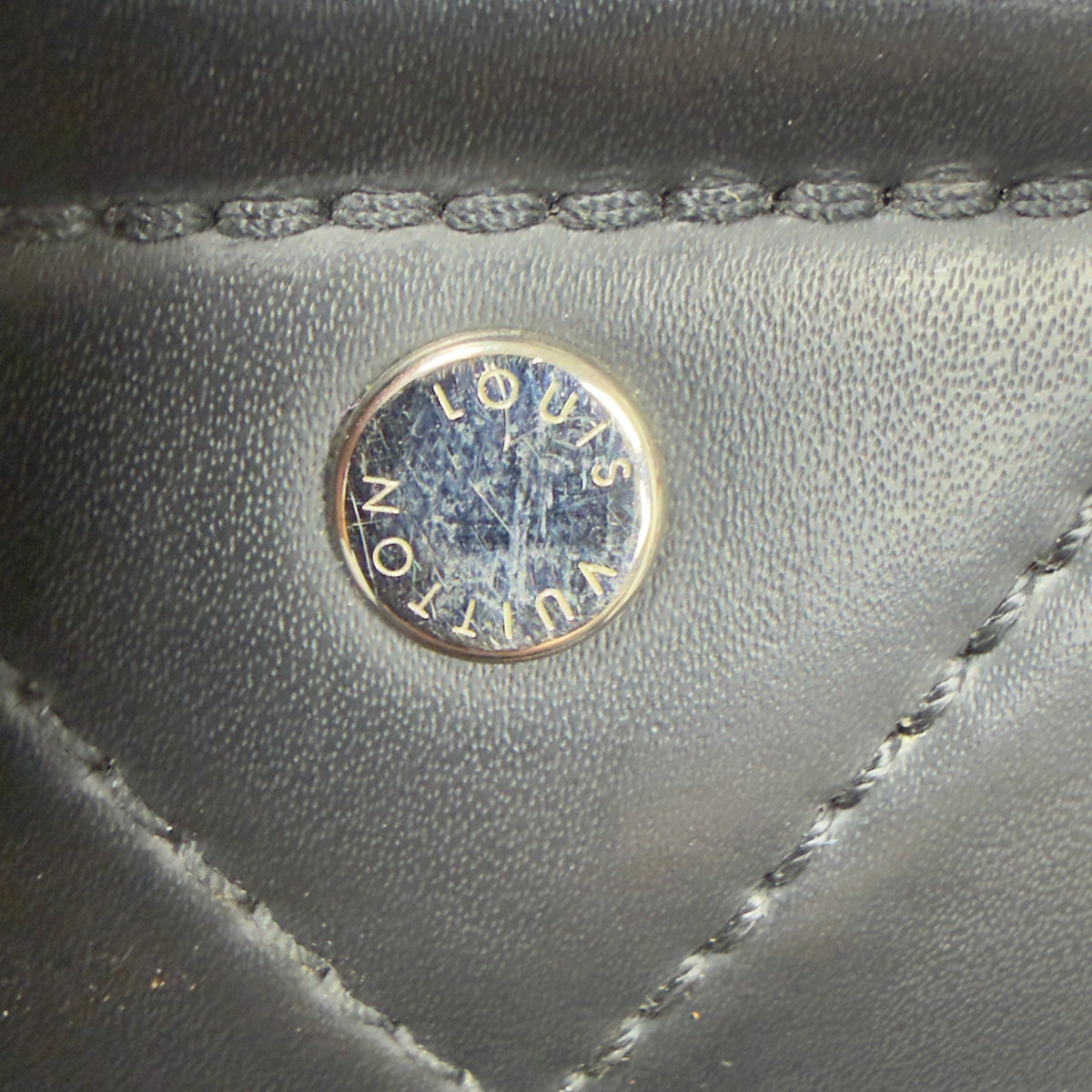Louis Vuitton Avenue Sling Bag