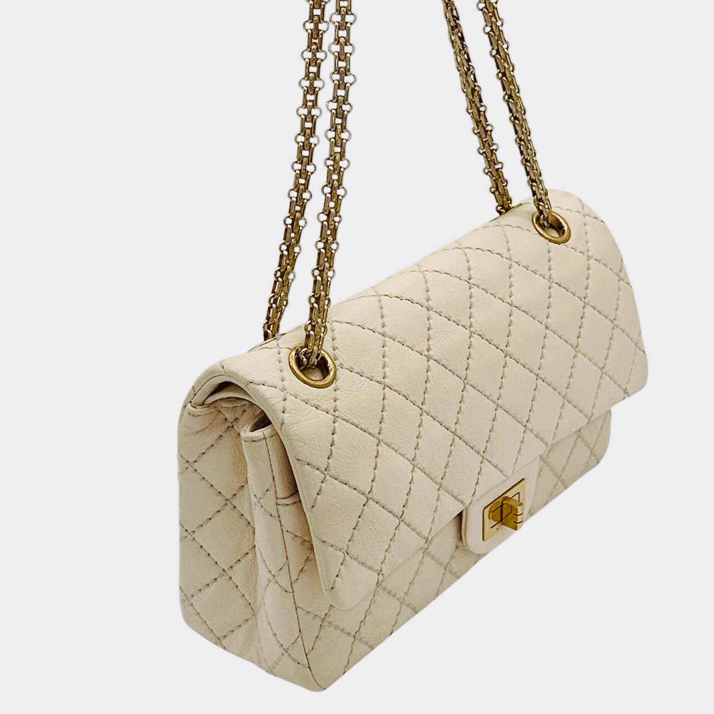 Chanel Reissue 255 Classic