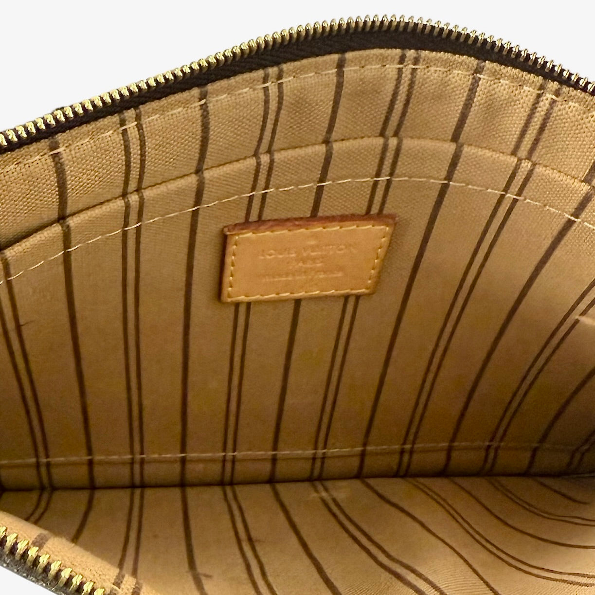 **SOLD** Louis Vuitton Neverfull Pochette Monogram Canvas