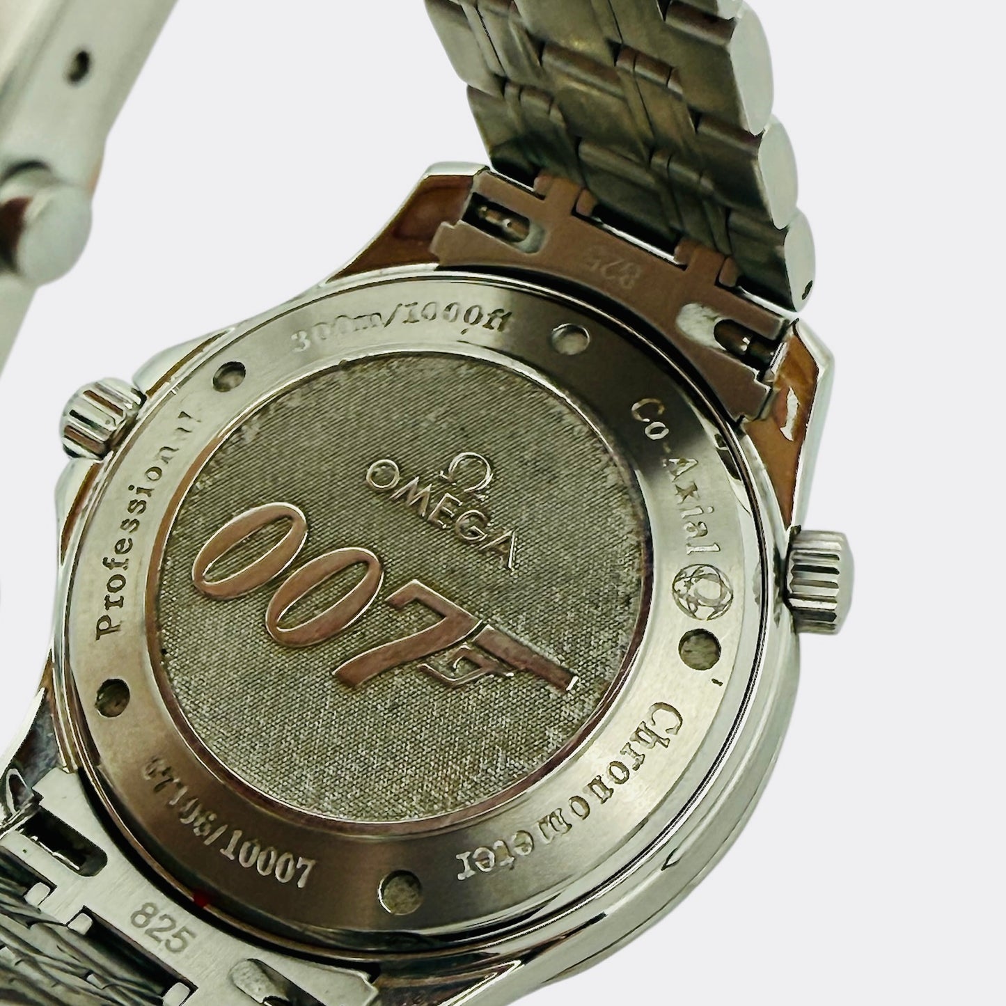 **SOLD** Omega Seamaster James Bond Casino Royale Limited Edition 2226.80.00