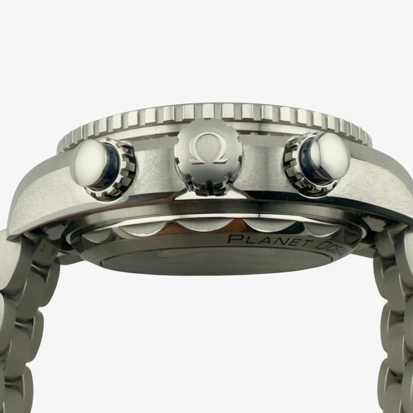 Omega Seamaster Planet Ocean / Ref 215.30.46.51.03.001