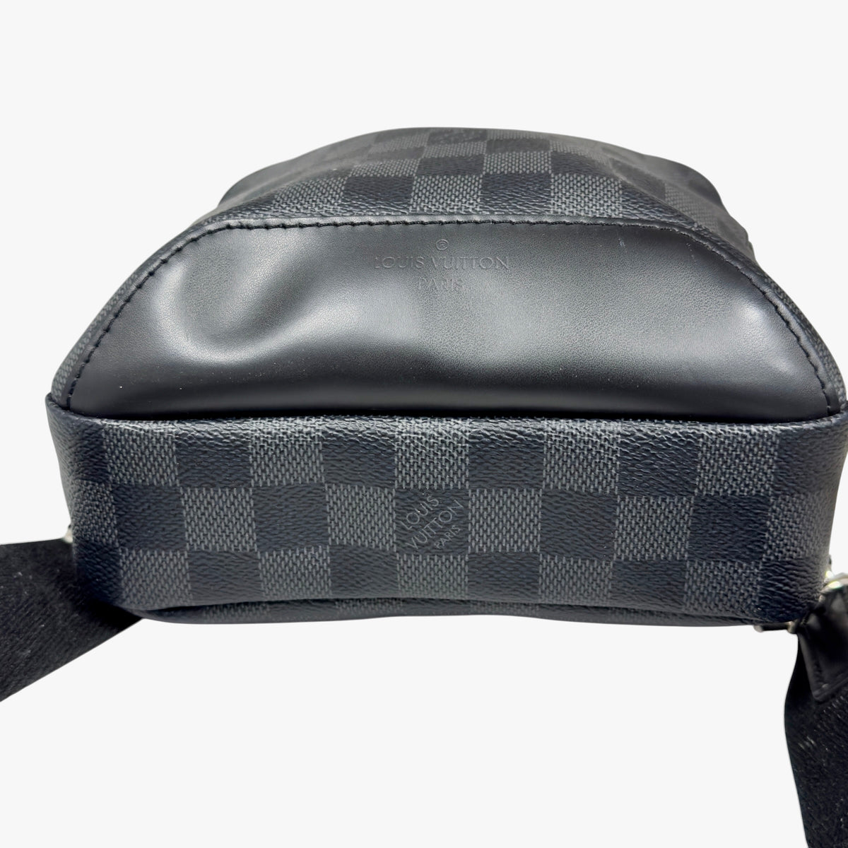 Louis Vuitton Avenue Sling Bag