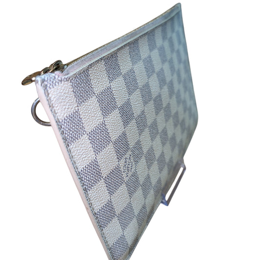 Louis Vuitton Neverfull MM pouch