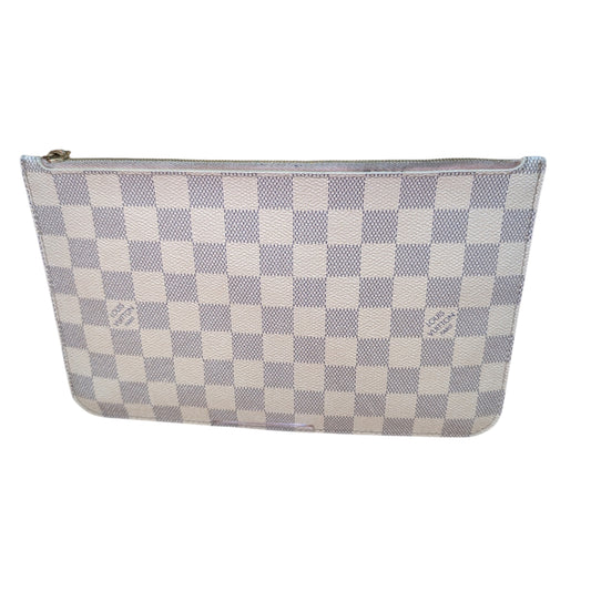 Louis Vuitton Neverfull MM pouch