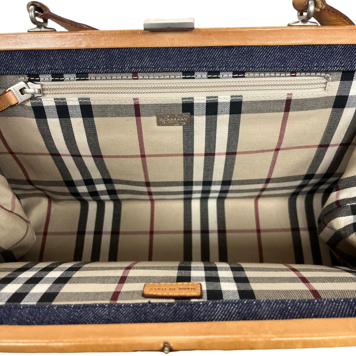 Burberry London Style: Vintage Frame